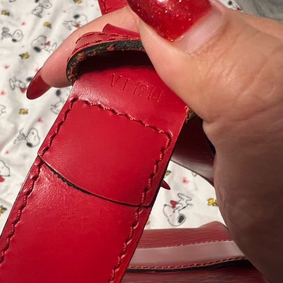 ‼️SOLD‼️Louis Vuitton Epi Leather Sac d'Epaule - Picture 6 of 16